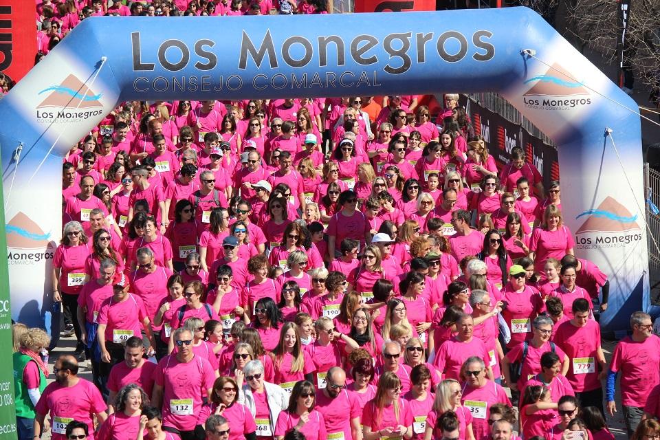 Imagen La VII Carrera Solidaria a beneficio de la Asociación Española contra el Cáncer en Monegros se ha celebrado esta mañana en Sariñena con éxito de participación y de organización
