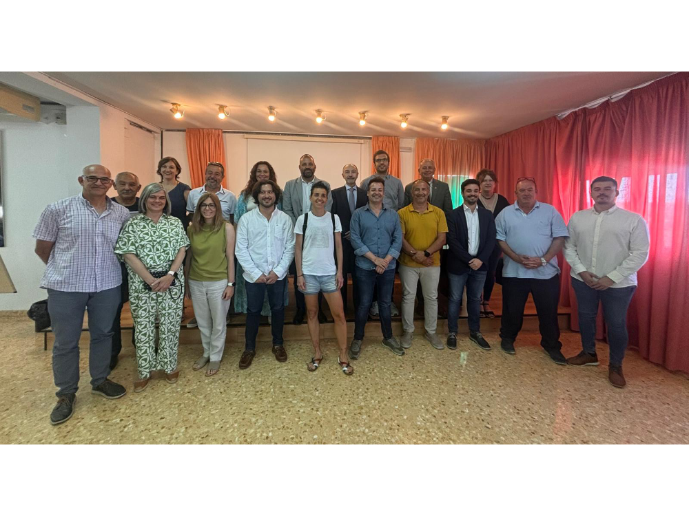 Imagen El delegado del Gobierno de España en Aragón, Fernando Beltrán, se ha reunido hoy en Los Monegros con alcaldes y representantes comarcales