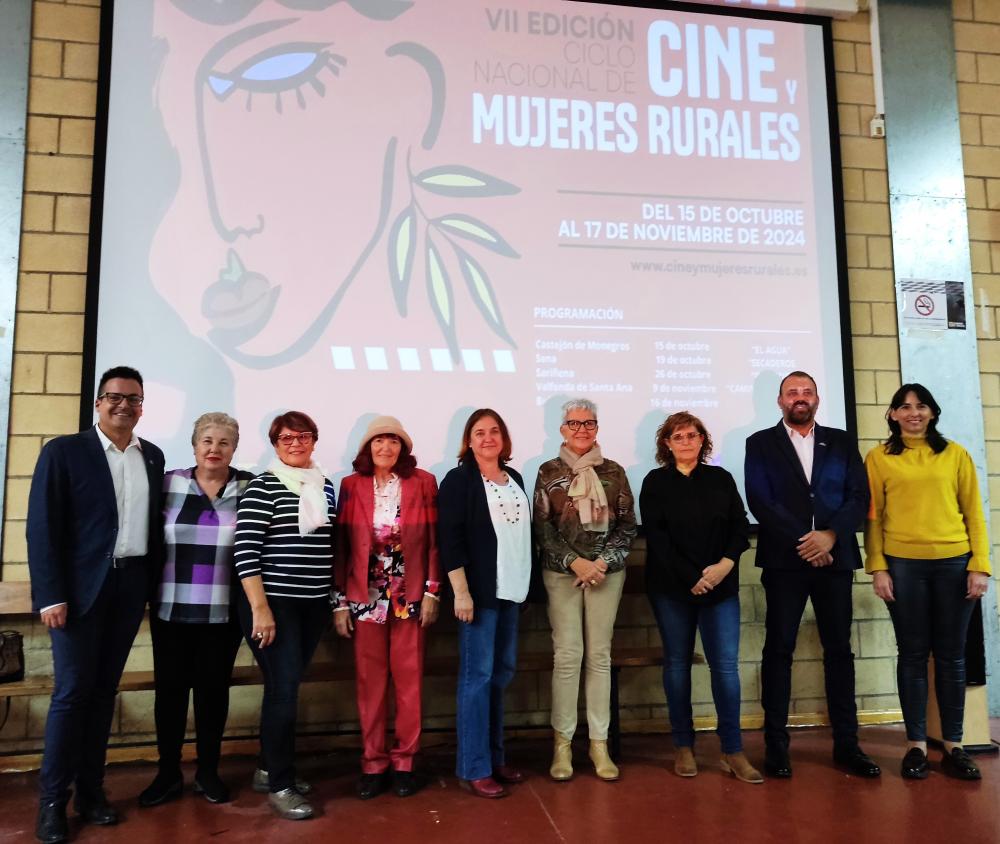 Imagen Cine y coloquio de emprendedoras han protagonizado hoy el Día Internacional de las Mujeres Rurales en Los Monegros, con el objetivo de visibilizar su papel fundamental en los pueblos