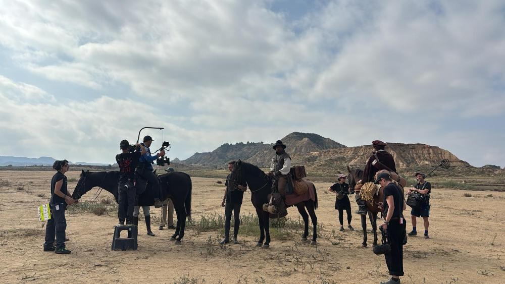 Imagen Los Monegros, escenario clave del rodaje de “Les Indes”, película histórica franco-suiza que ha contado con la colaboración de la Monegros Film Commission