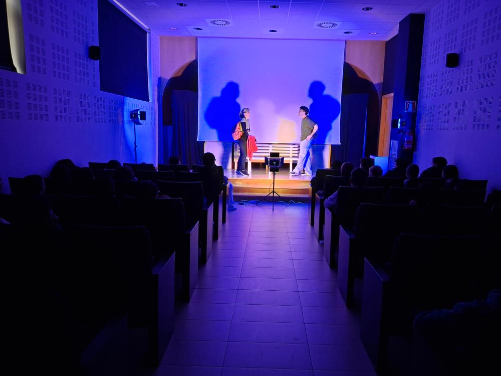 Imagen Activa participación del alumnado del IES Monegros Gaspar Lax en el inicio de las jornadas impulsadas por el Centro Comarcal de Servicios Sociales para fomentar la convivencia y el respeto