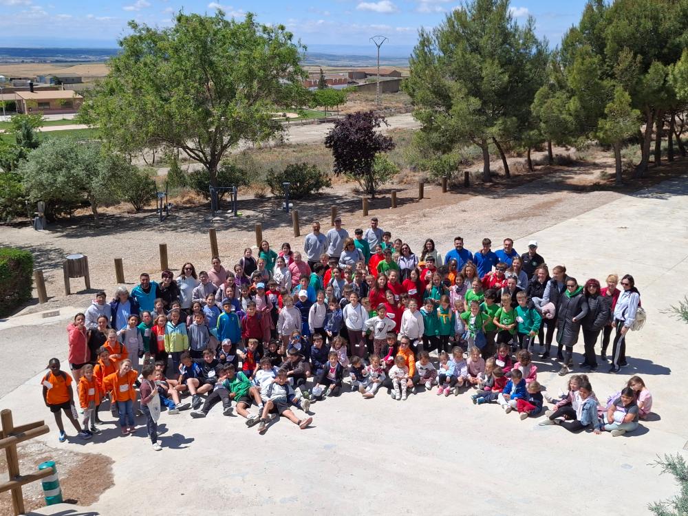 Imagen La Almolda ha acogido esta mañana la segunda edición del Peque Trail con la participación de 120 escolares de los CRAS L’Albada y Montes Negros